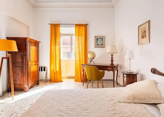 Rhome Elegant Apartment Rom